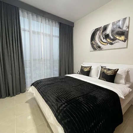 Luxury Hotel Apartments - Ajman Corniche Uae Exterior photo