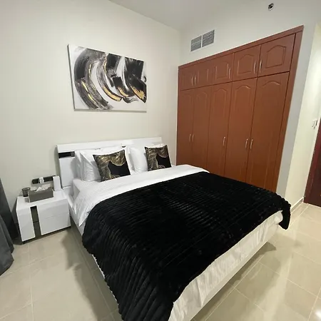 Luxury Hotel Apartments - Ajman Corniche Uae Exterior photo