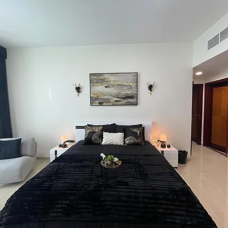 Luxury Hotel Apartments - Ajman Corniche Uae Exterior photo