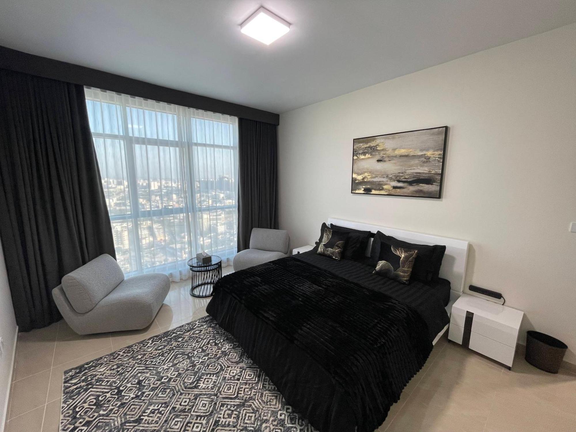 Luxury - Corniche Uae