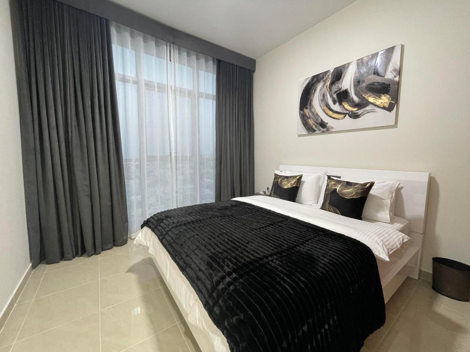 Luxury - Corniche Uae *