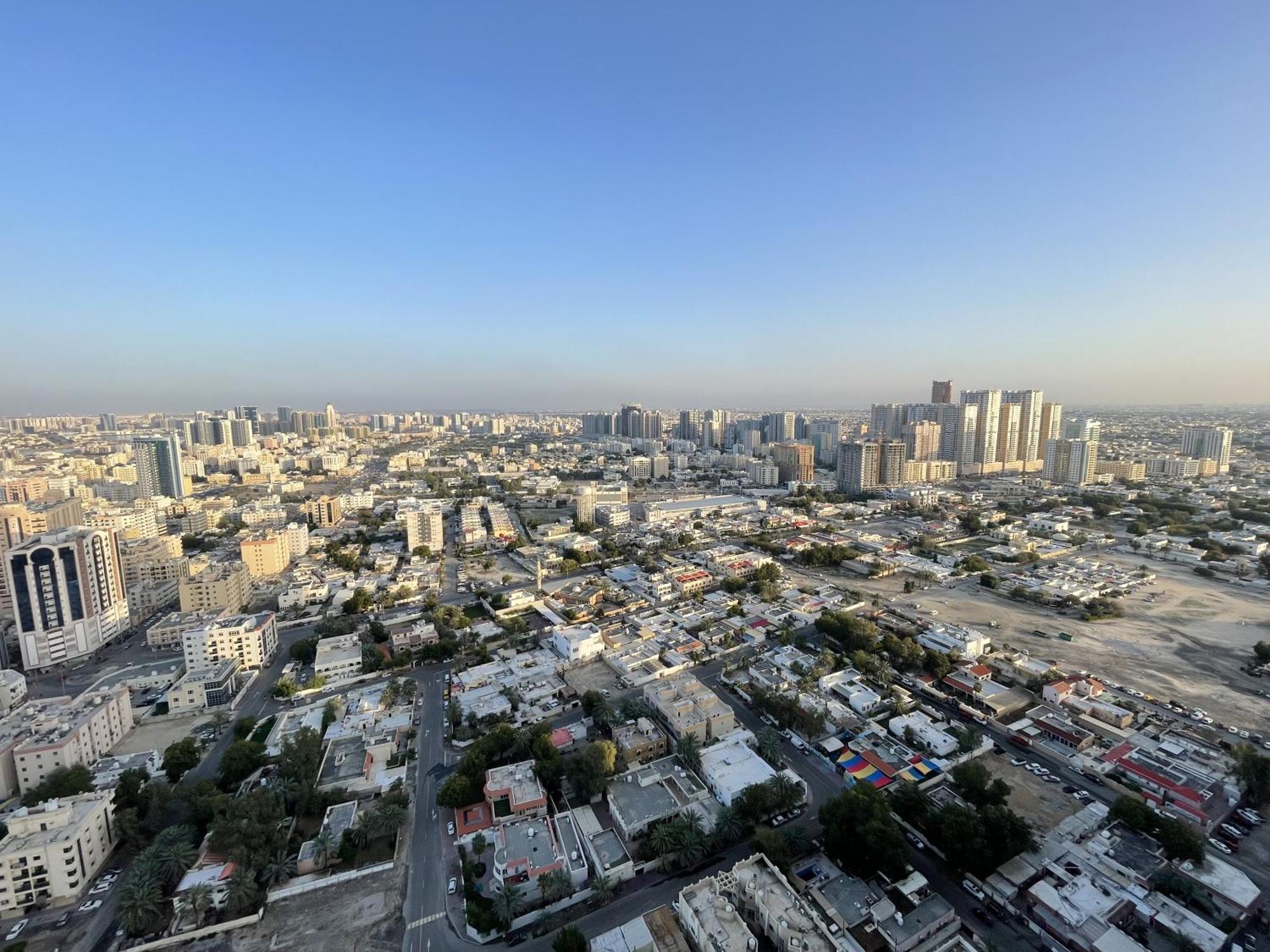 Luxury - Corniche Uae Apartment