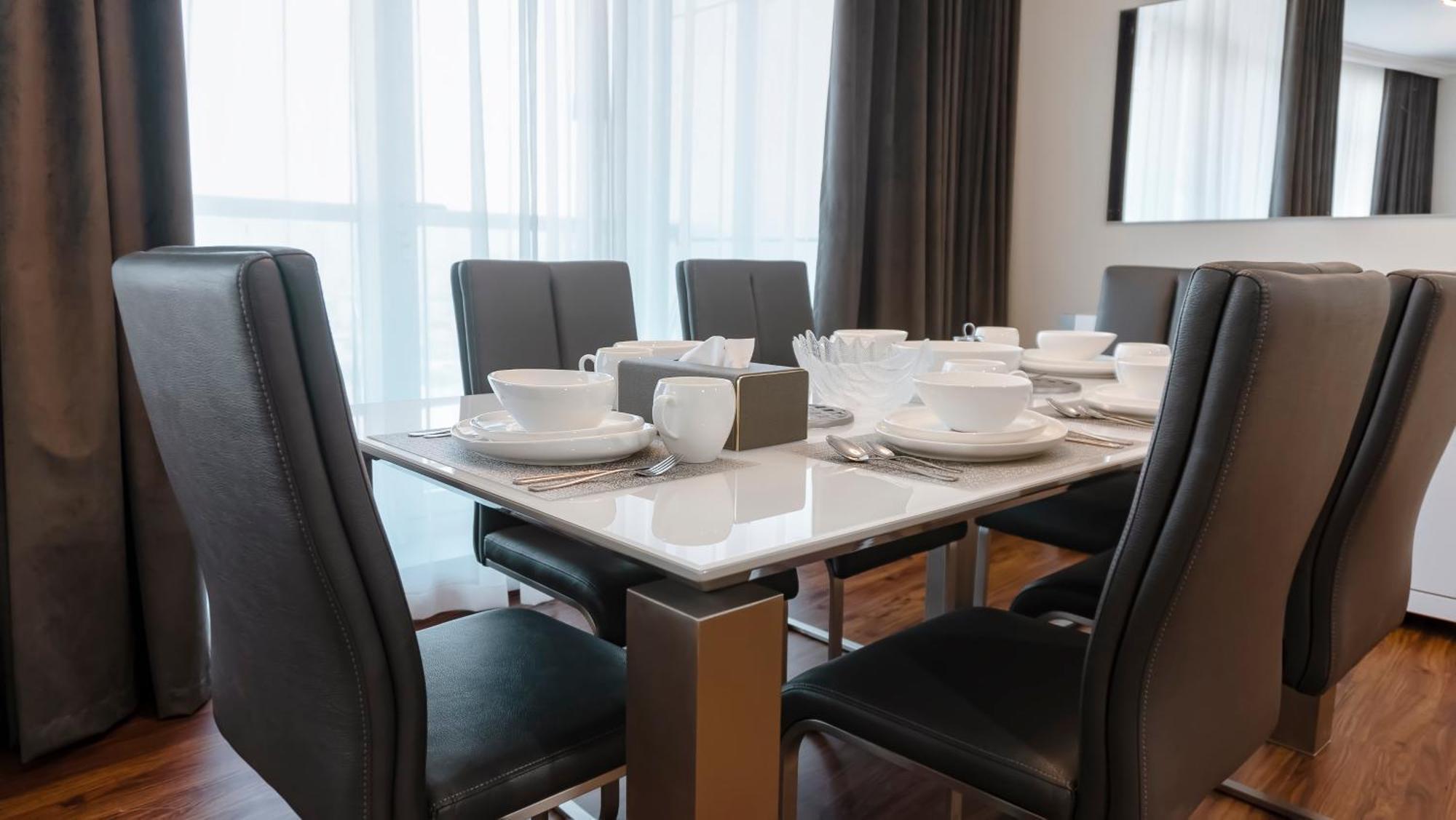 Luxury - Corniche Uae *