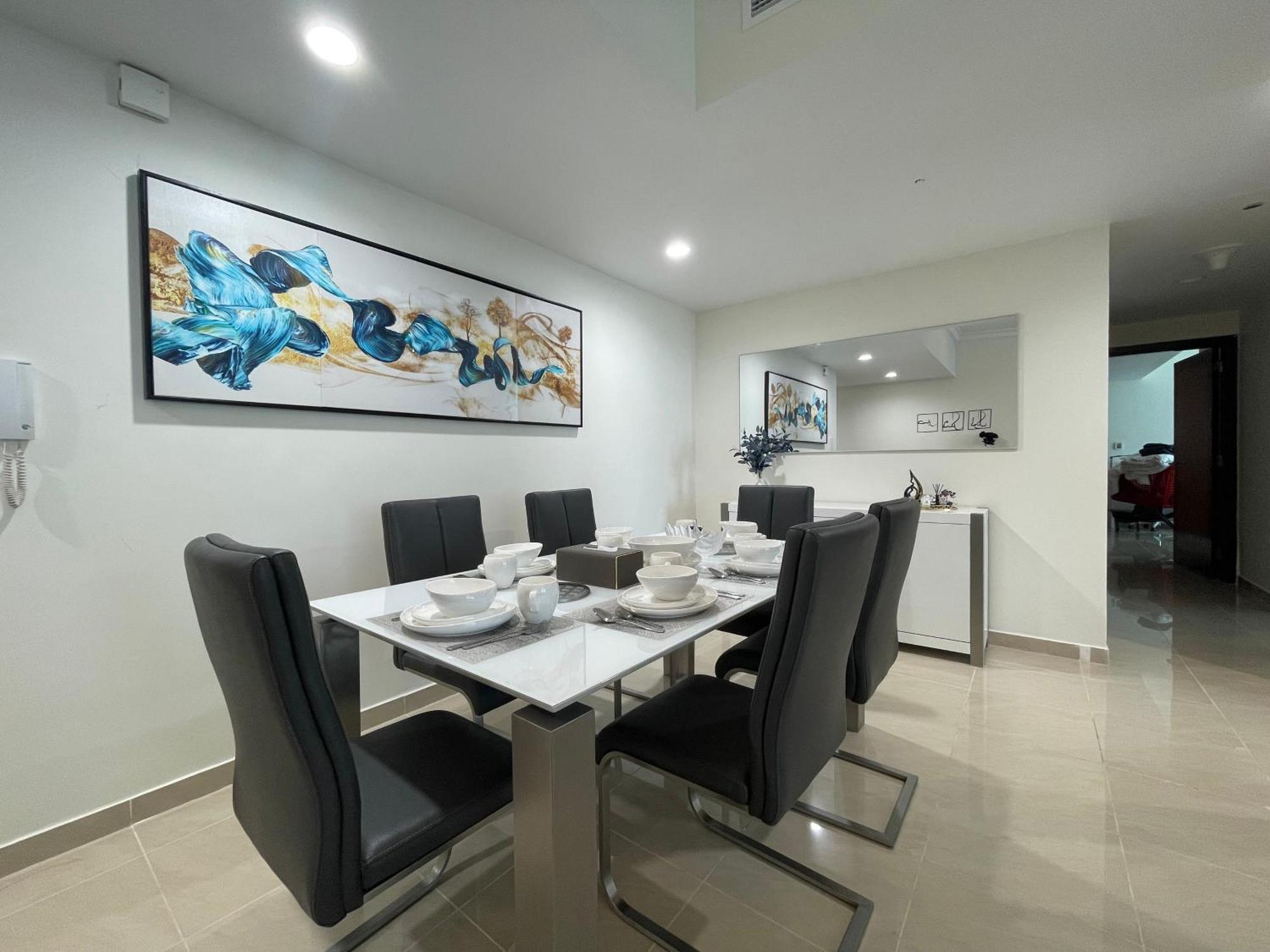 Luxury - Corniche Uae *