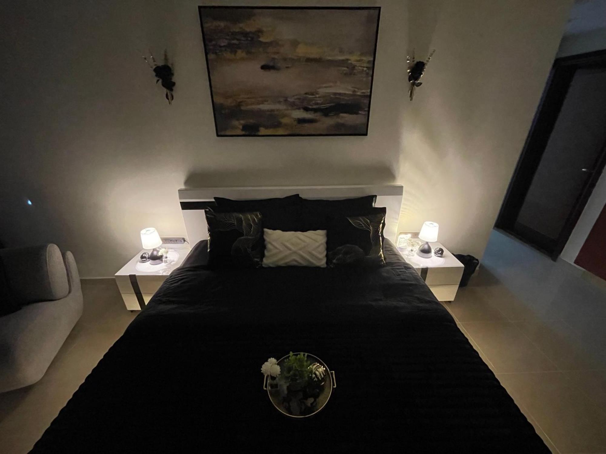 Luxury - Corniche Uae Apartment