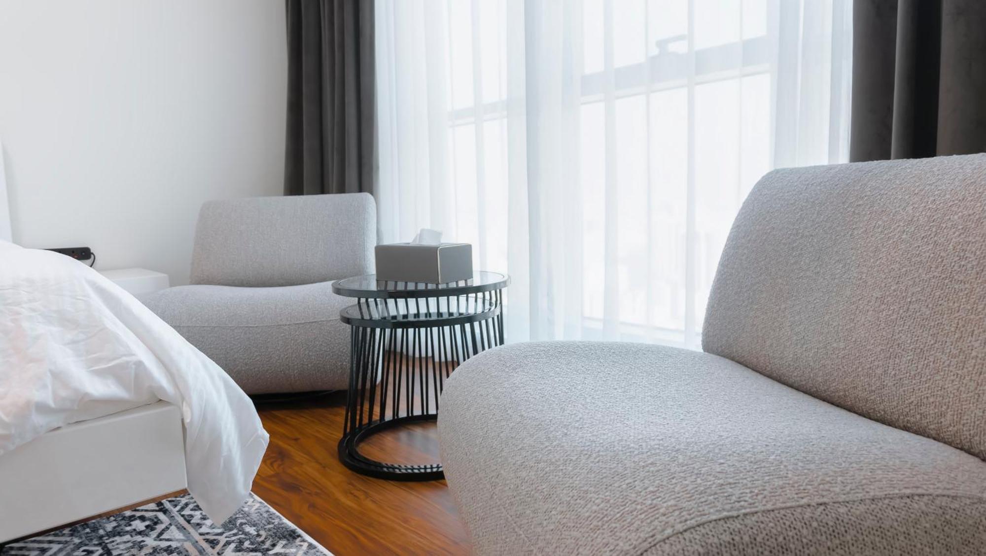 Luxury - Corniche Uae Apartment *