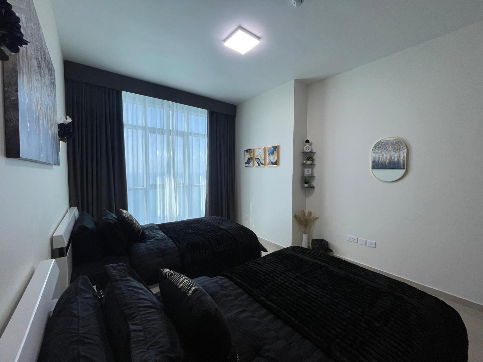 Luxury - Corniche Uae *