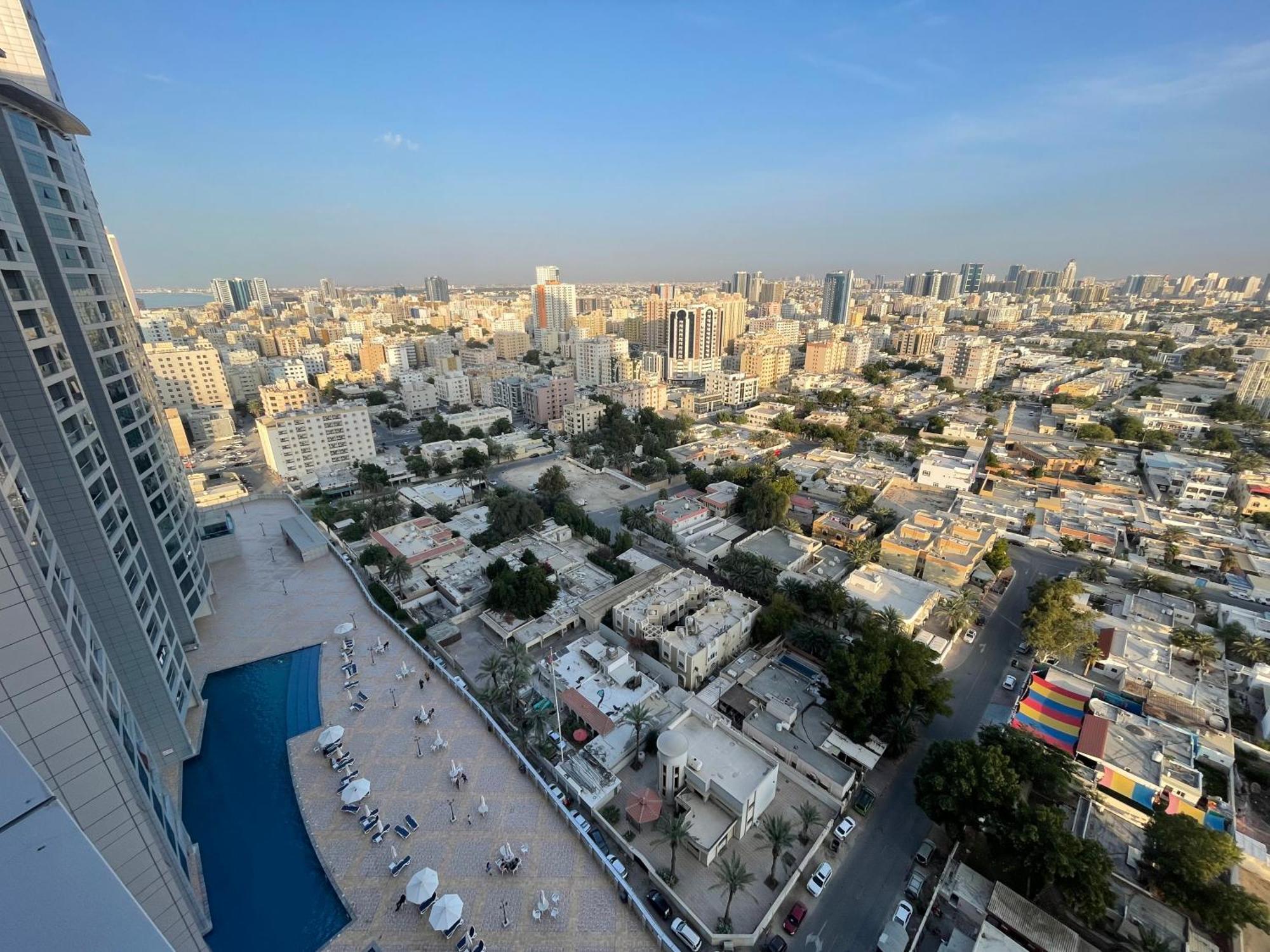 Luxury - Corniche Uae Apartment